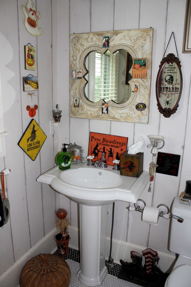 #Halloween Bathroom