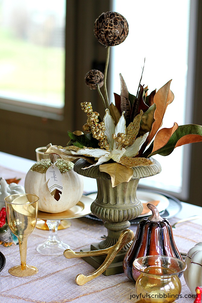 Thanksgiving table decor